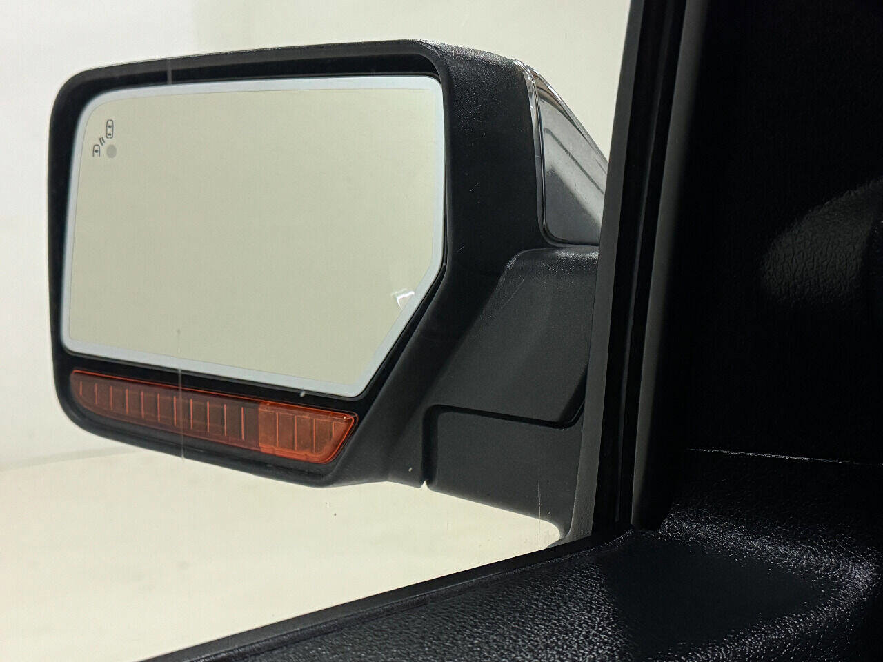 Used 2015 Ford Expedition King Ranch RWD image 13