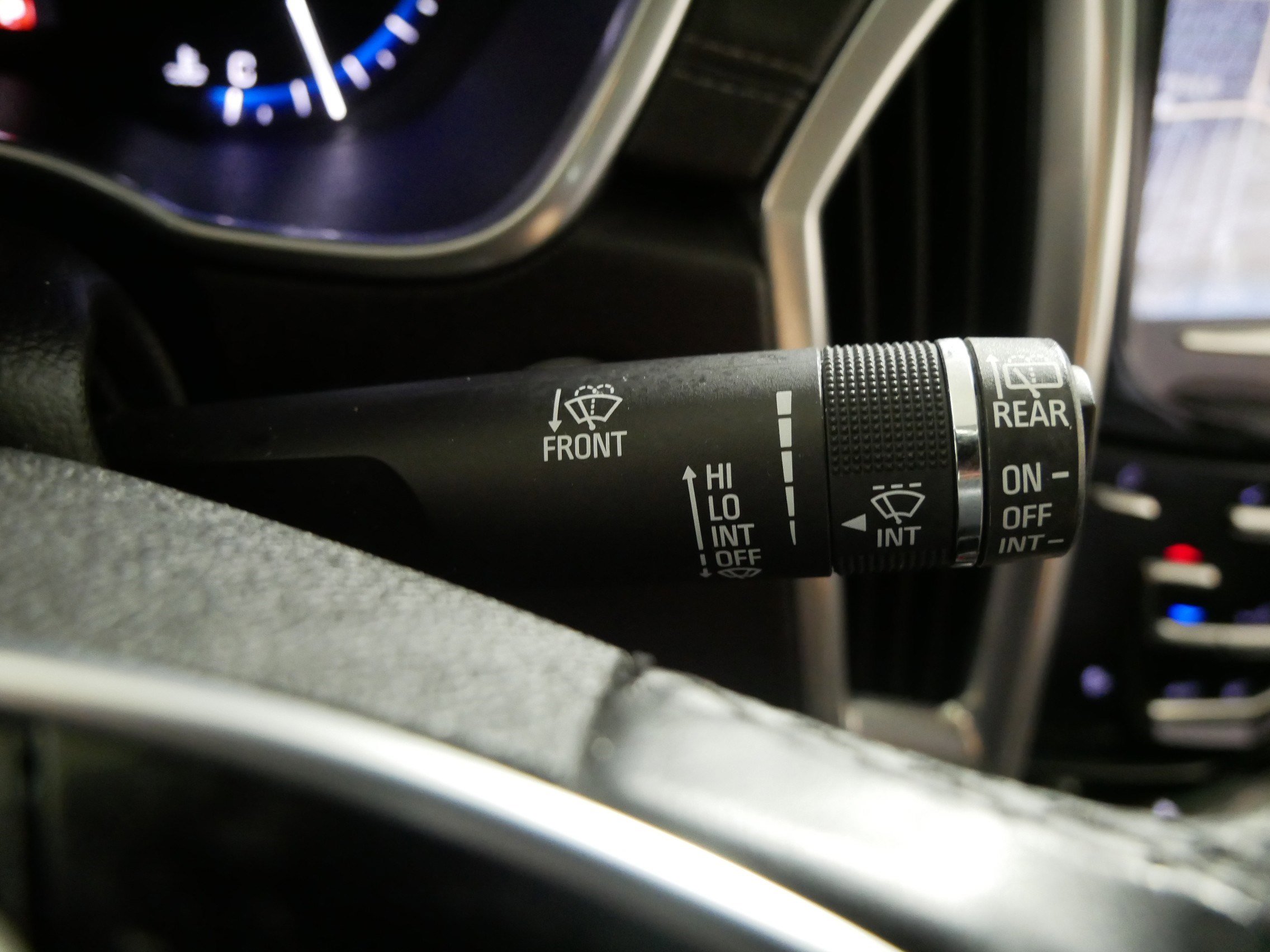 Used 2013 Cadillac SRX Luxury image 32