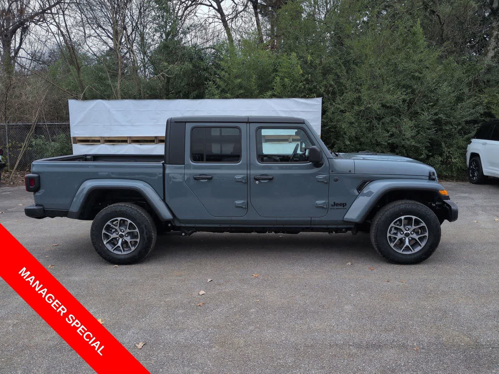 New 2026 Jeep Gladiator Sport AWD/4WD image 9
