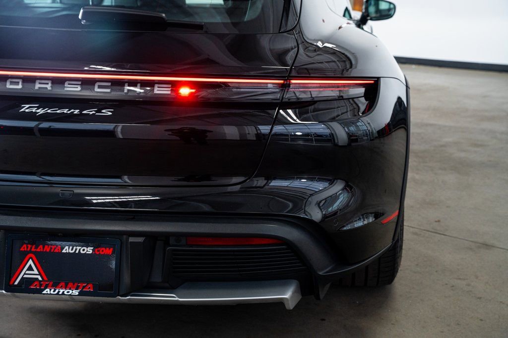 Used 2024 Porsche Taycan 4S w/ Premium Package image 25