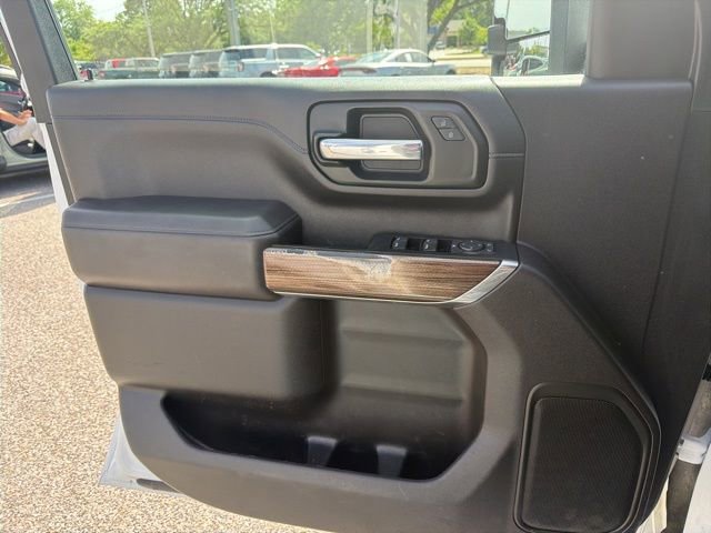 Used 2023 Chevrolet Silverado 2500 LT image 9