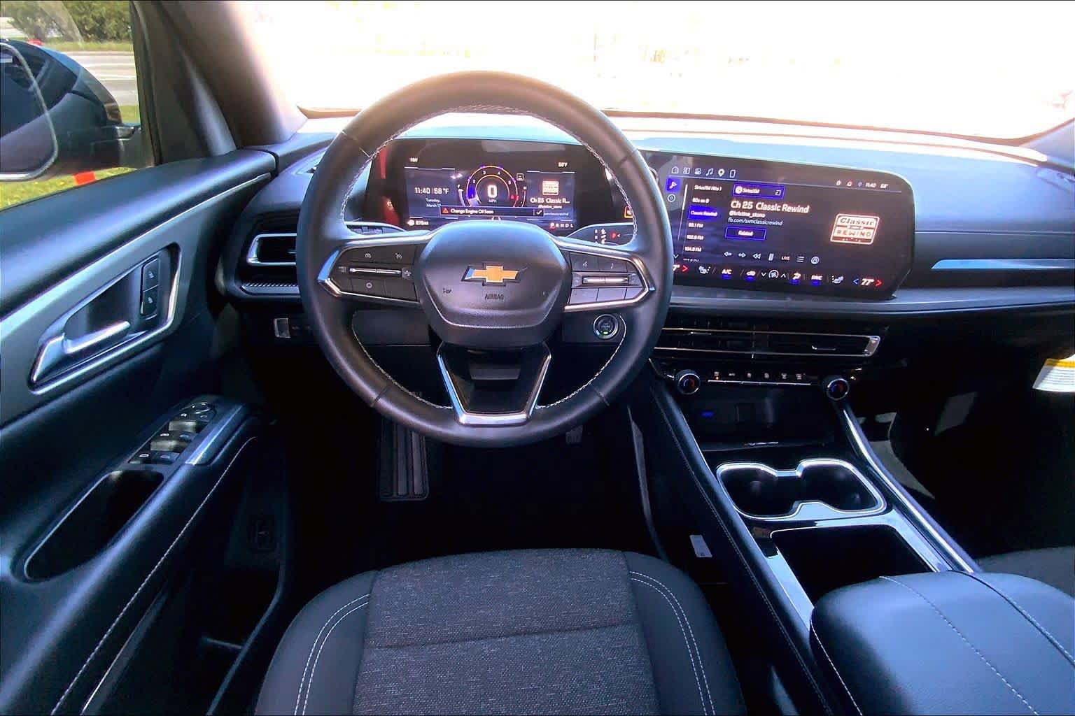 Used 2026 Chevrolet Traverse LT w/ Driver Confidence Package FWD image 7
