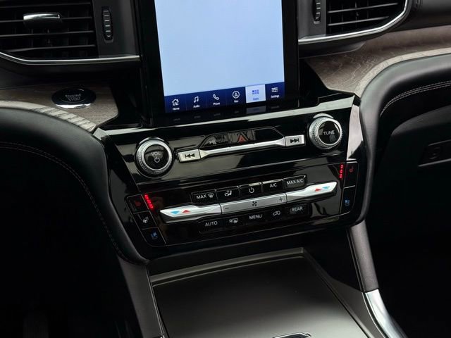 Used 2023 Ford Explorer Platinum w/ Technology Package image 28