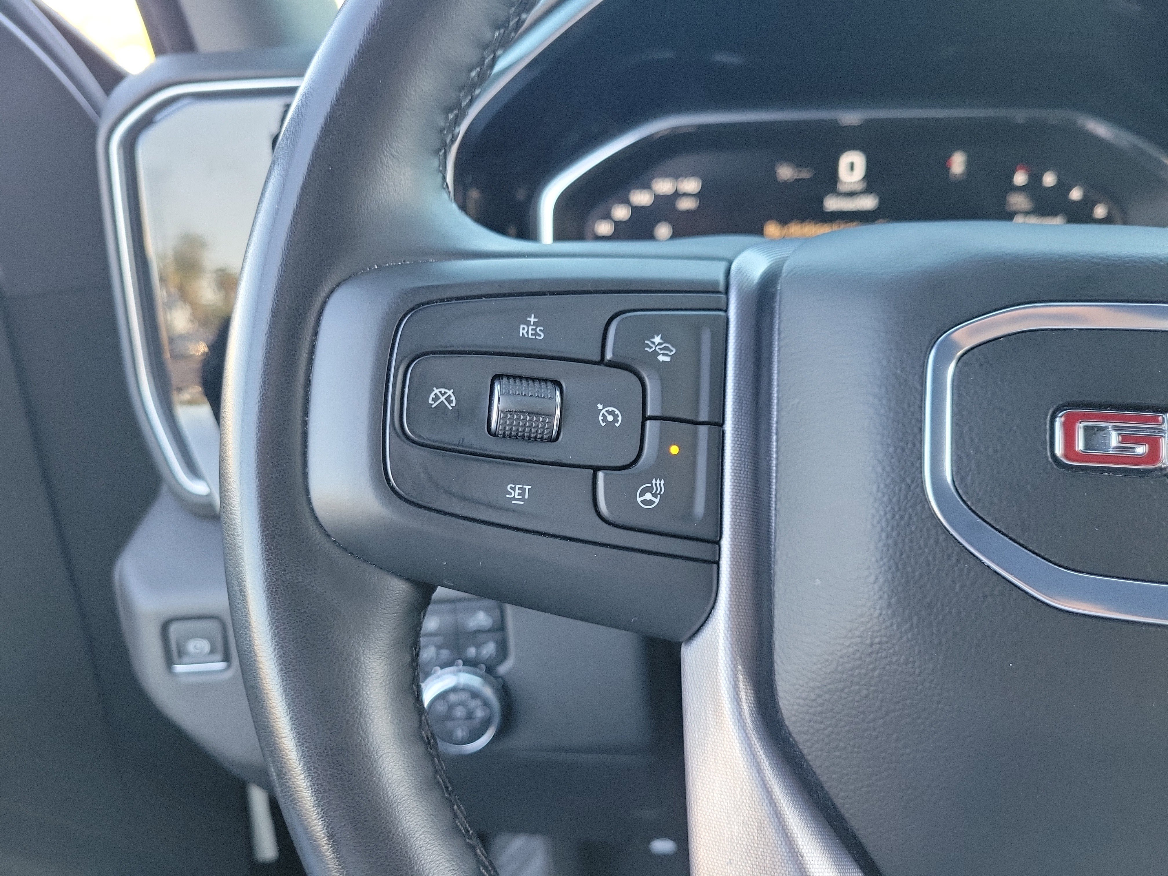 Used 2025 GMC Sierra 1500 SLT RWD image 32