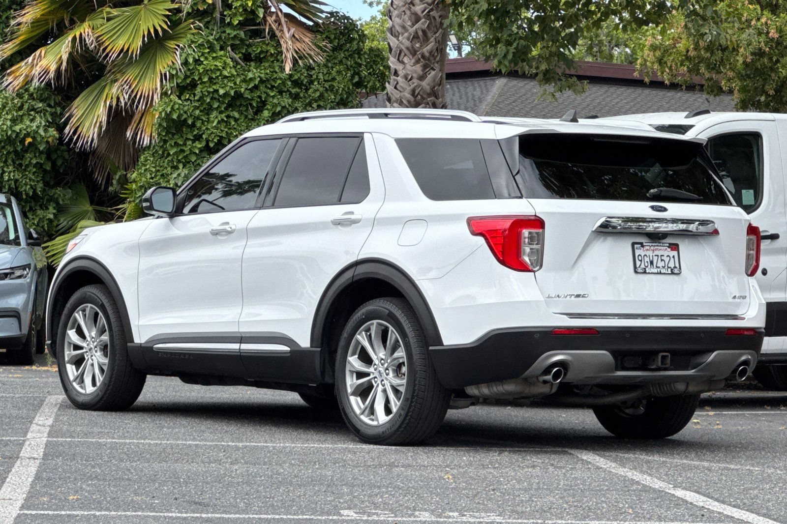 Certified 2021 Ford Explorer Limited w/ Equipment Group 301A AWD/4WD image 6
