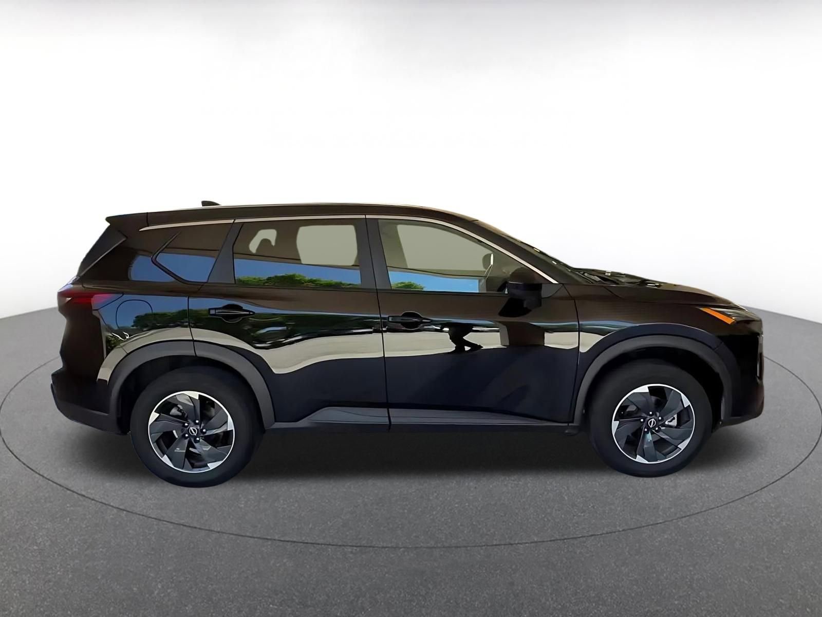 Used 2025 Nissan Rogue SV FWD image 16
