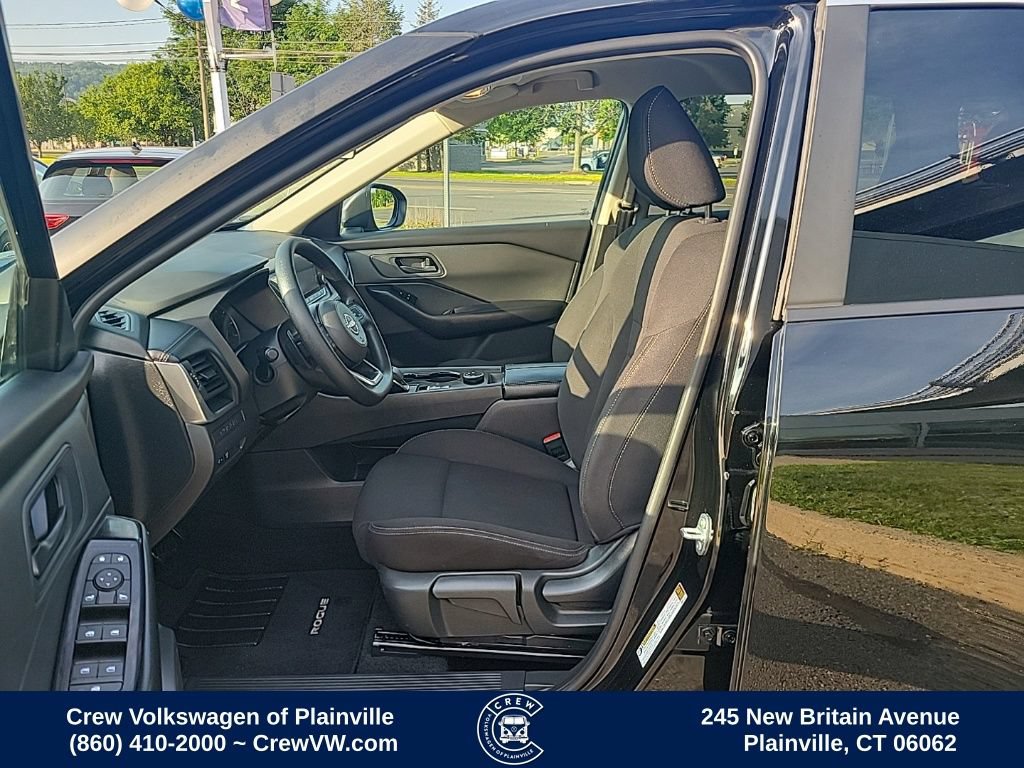 Used 2024 Nissan Rogue S AWD/4WD image 13