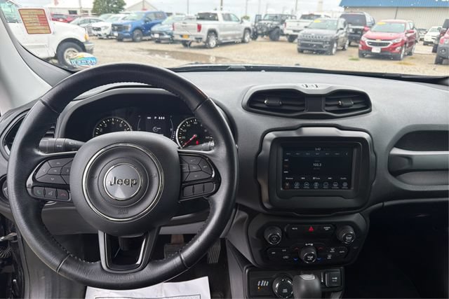 Used 2019 Jeep Renegade Altitude w/ Quick Order Package 2XM AWD/4WD image 12