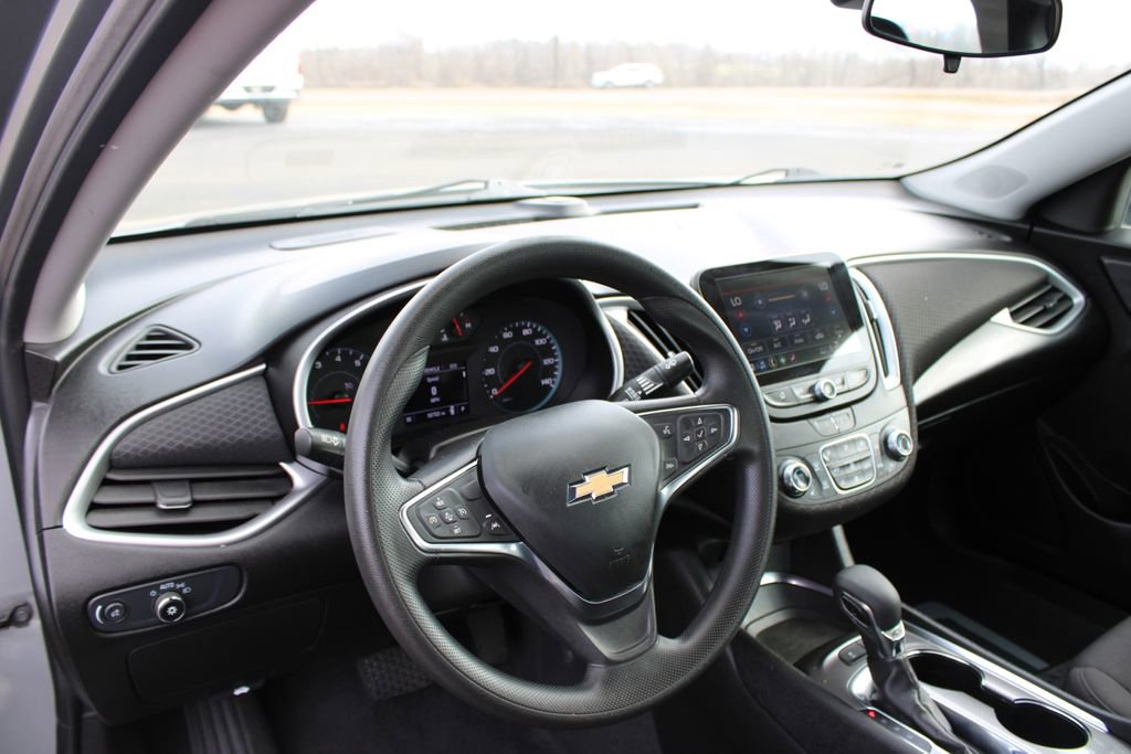 Used 2024 Chevrolet Malibu LT image 22