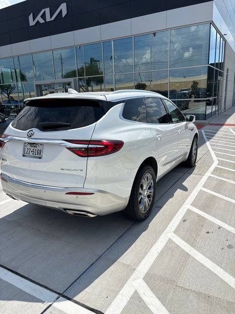 Used 2019 Buick Enclave Avenir w/ Avenir Technology Package FWD image 3