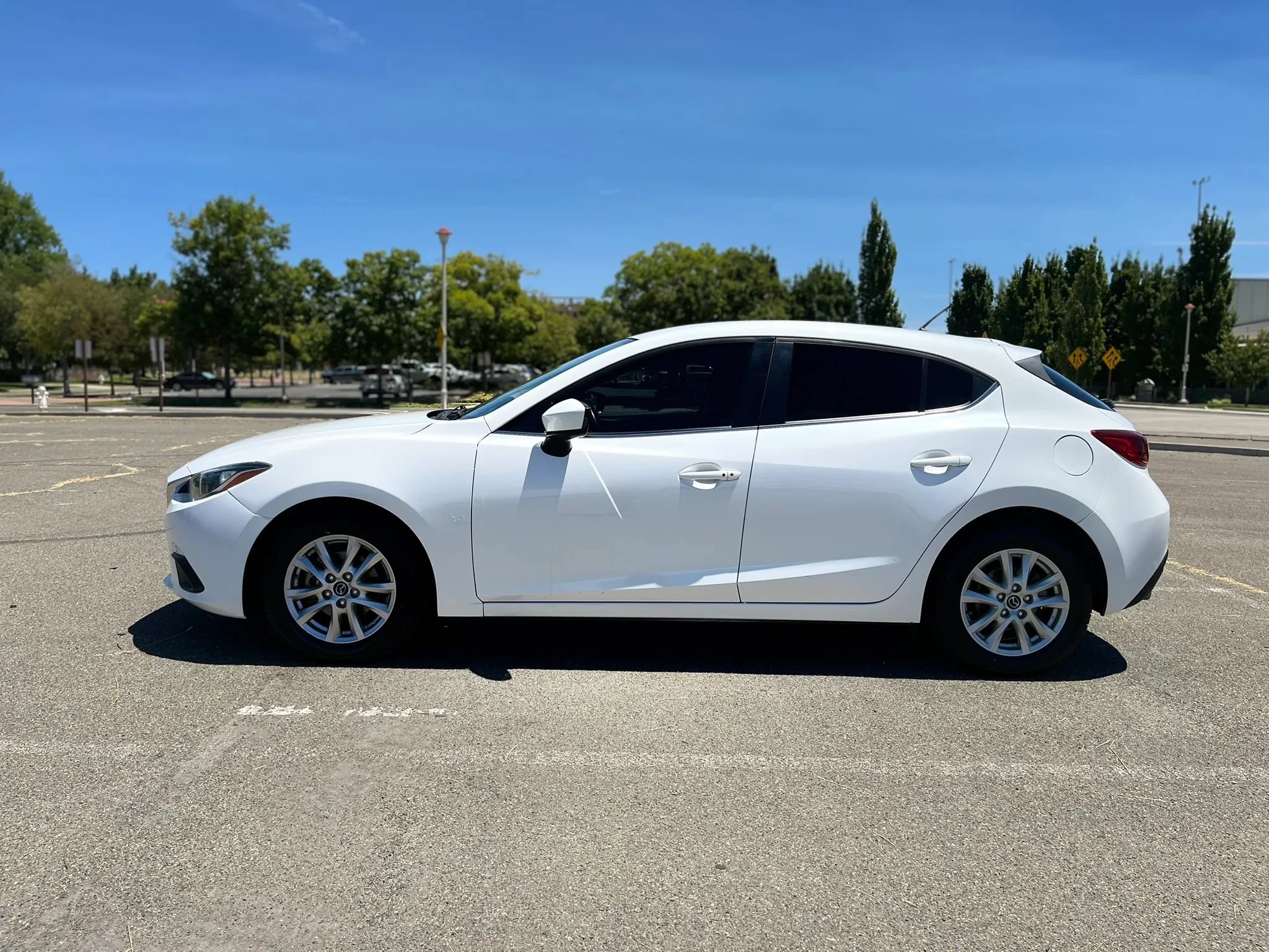 Used 2014 MAZDA MAZDA3 i Touring FWD image 9