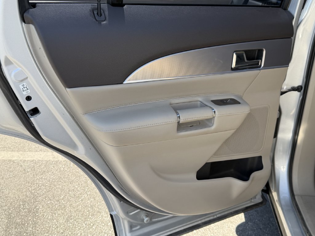 Used 2014 Lincoln MKX FWD image 20