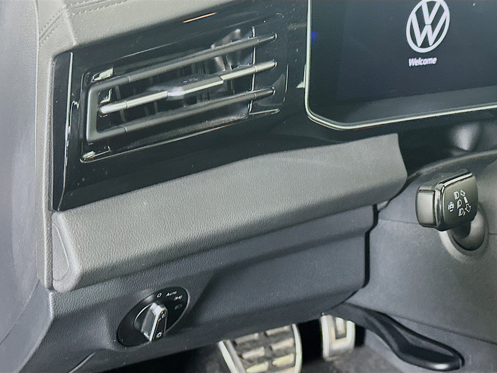 Used 2025 Volkswagen Jetta Sport image 17