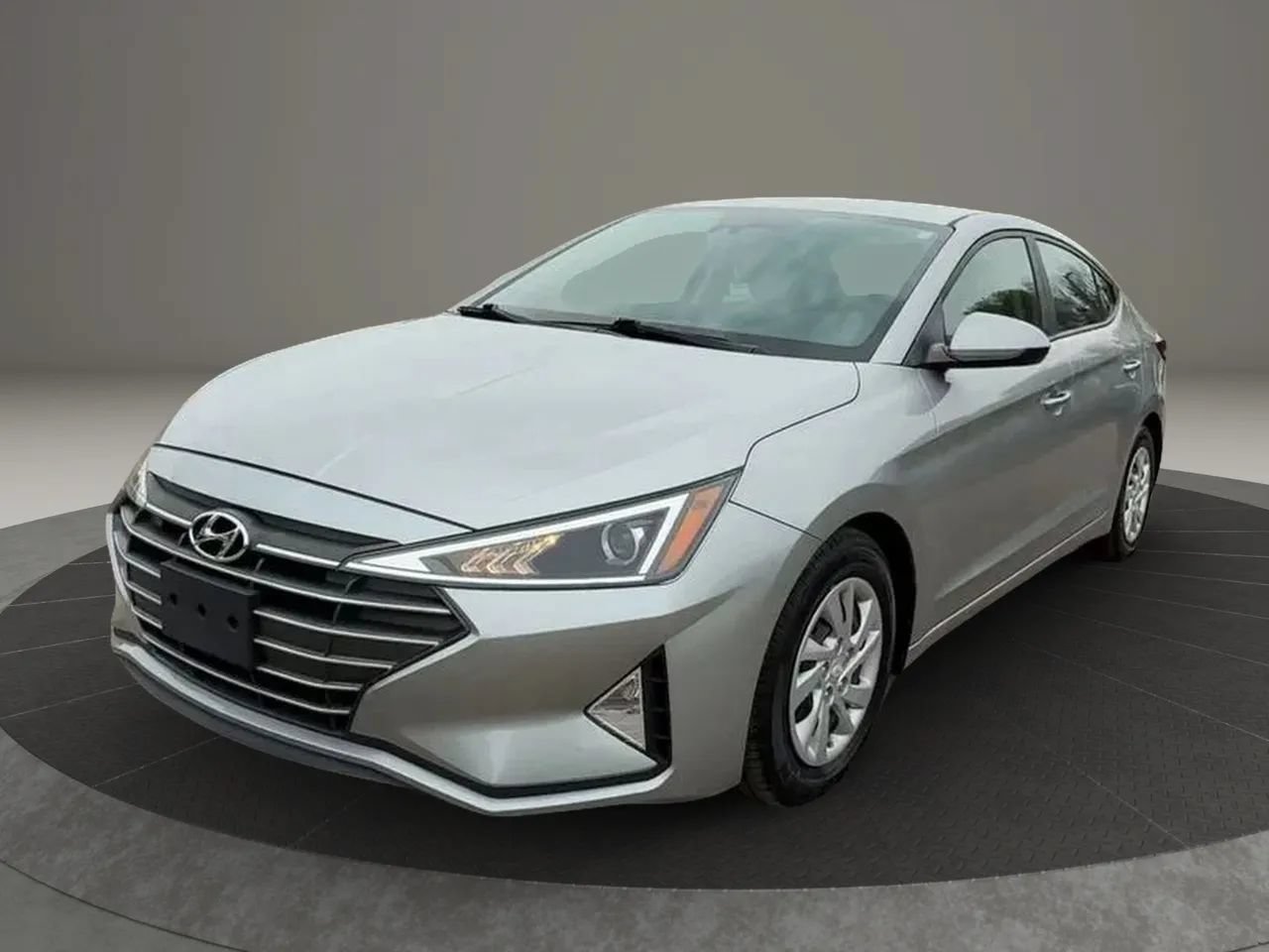 Used 2020 Hyundai Elantra SE FWD image 3