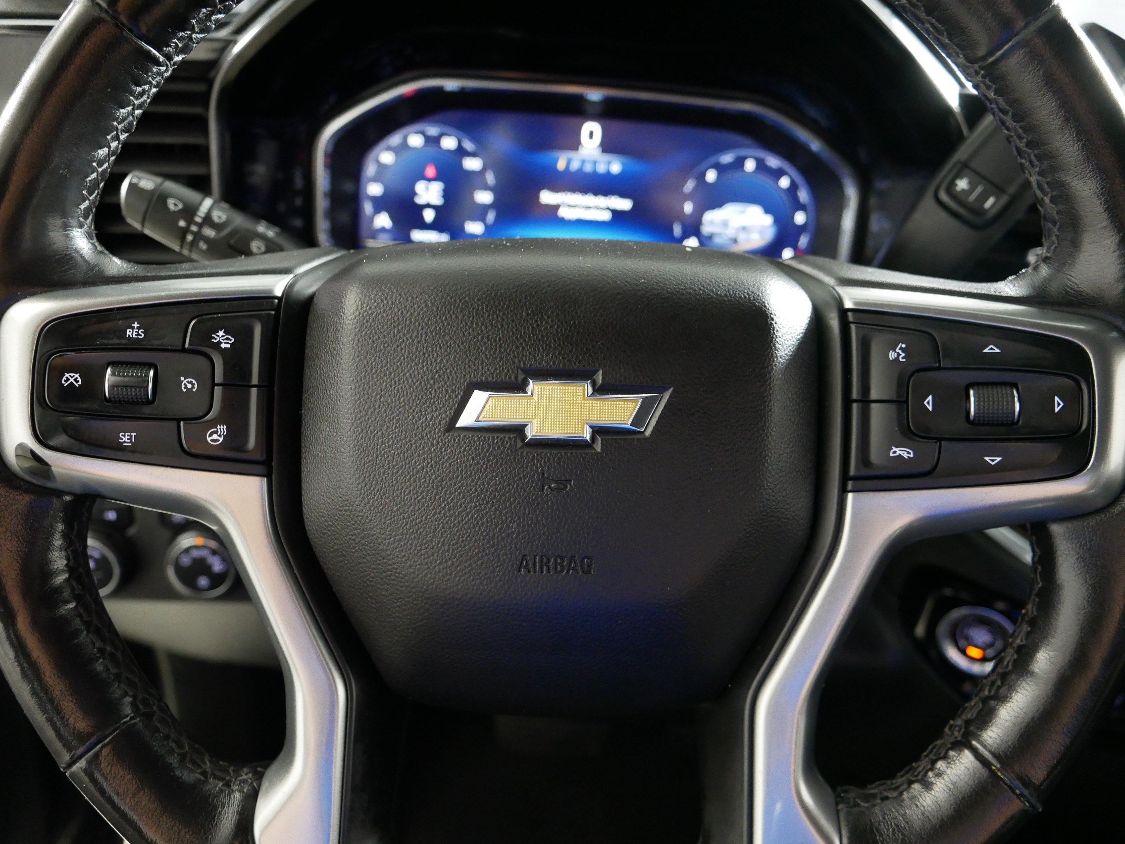 Used 2022 Chevrolet Silverado 1500 LT AWD/4WD image 25