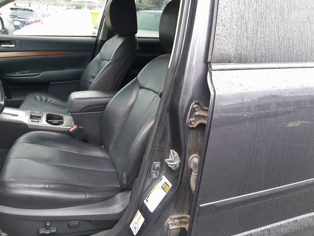 Used 2013 Subaru Outback 3.6R Limited image 14
