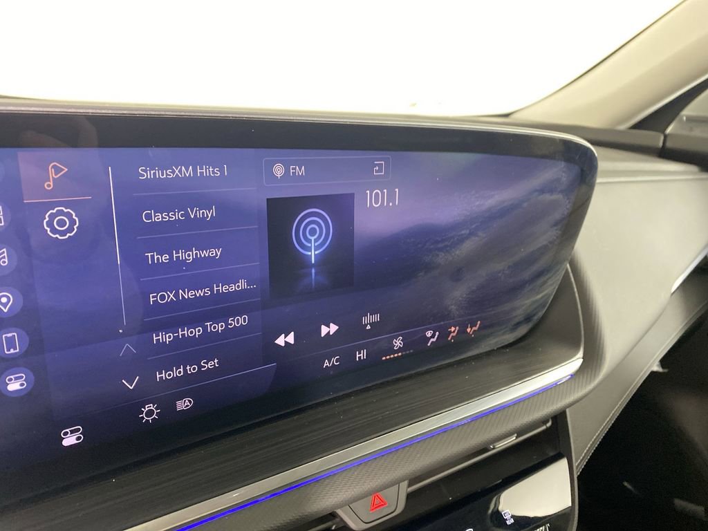 Certified 2025 Buick Envision Preferred image 14