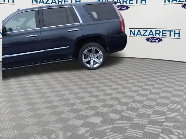 Used 2017 Cadillac Escalade Premium Luxury image 4