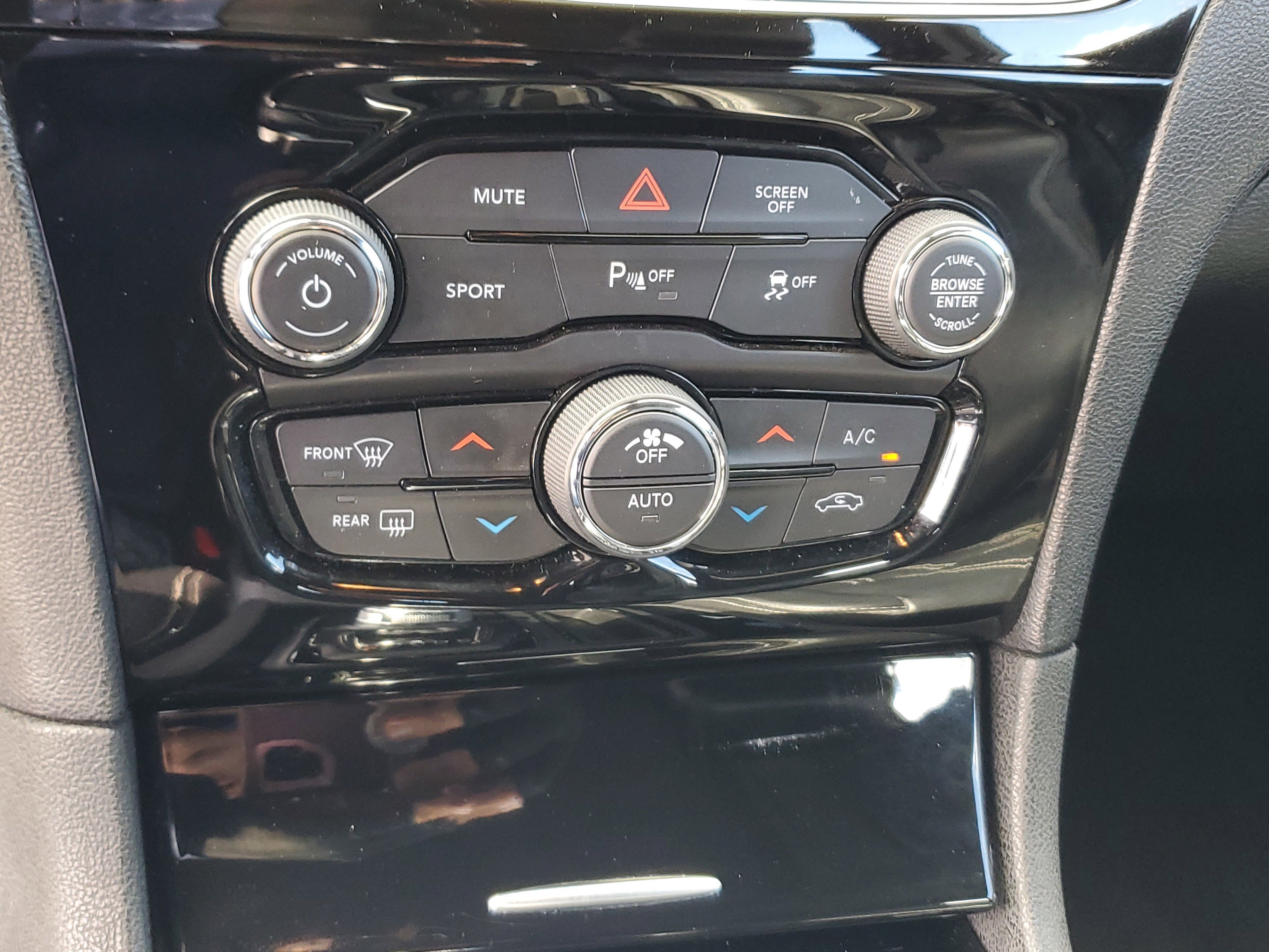 Used 2023 Chrysler 300 S image 24