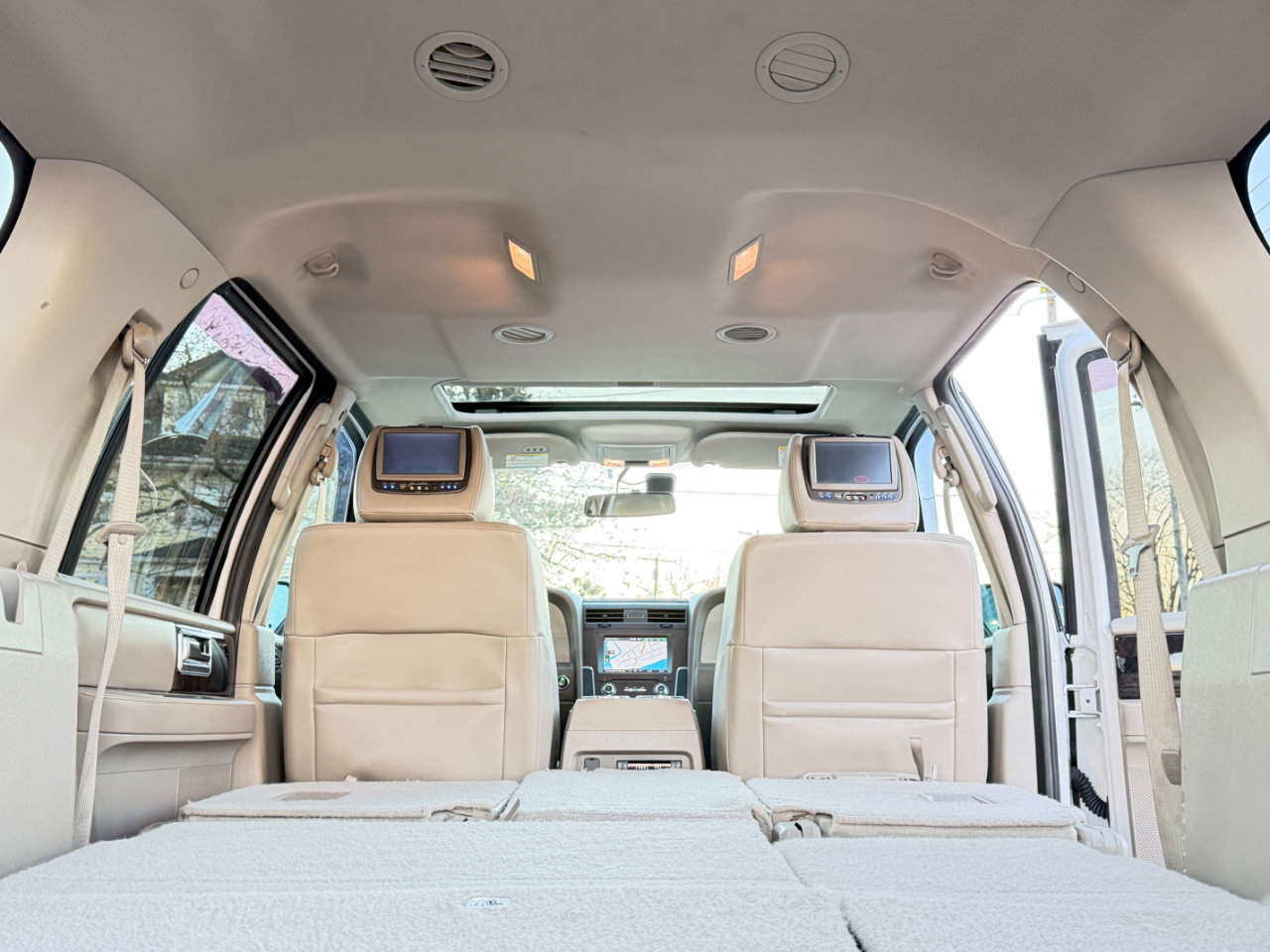 Used 2015 Lincoln Navigator L 4WD image 41