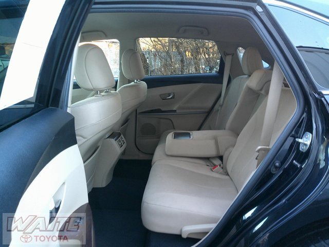 Used 2015 Toyota Venza LE image 19