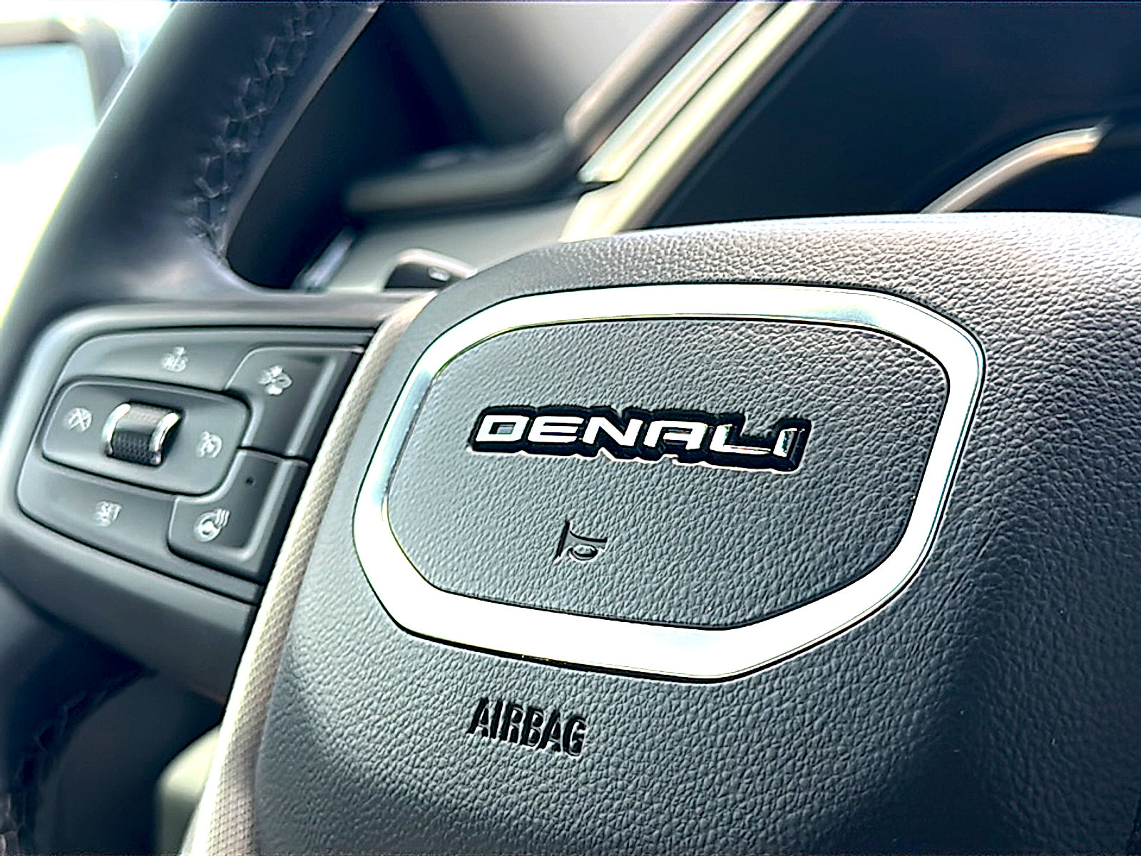 Used 2024 GMC Sierra 1500 Denali w/ Denali Reserve Package AWD/4WD image 31