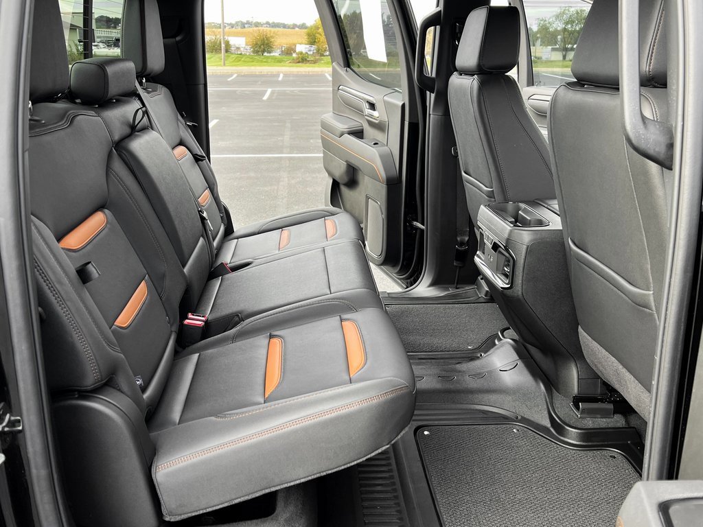 Used 2025 GMC Sierra 1500 AT4 w/ AT4 Preferred Package image 19