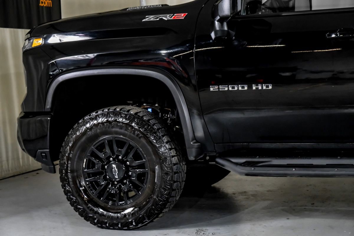 Used 2025 Chevrolet Silverado 2500 ZR2 w/ Technology Package image 12