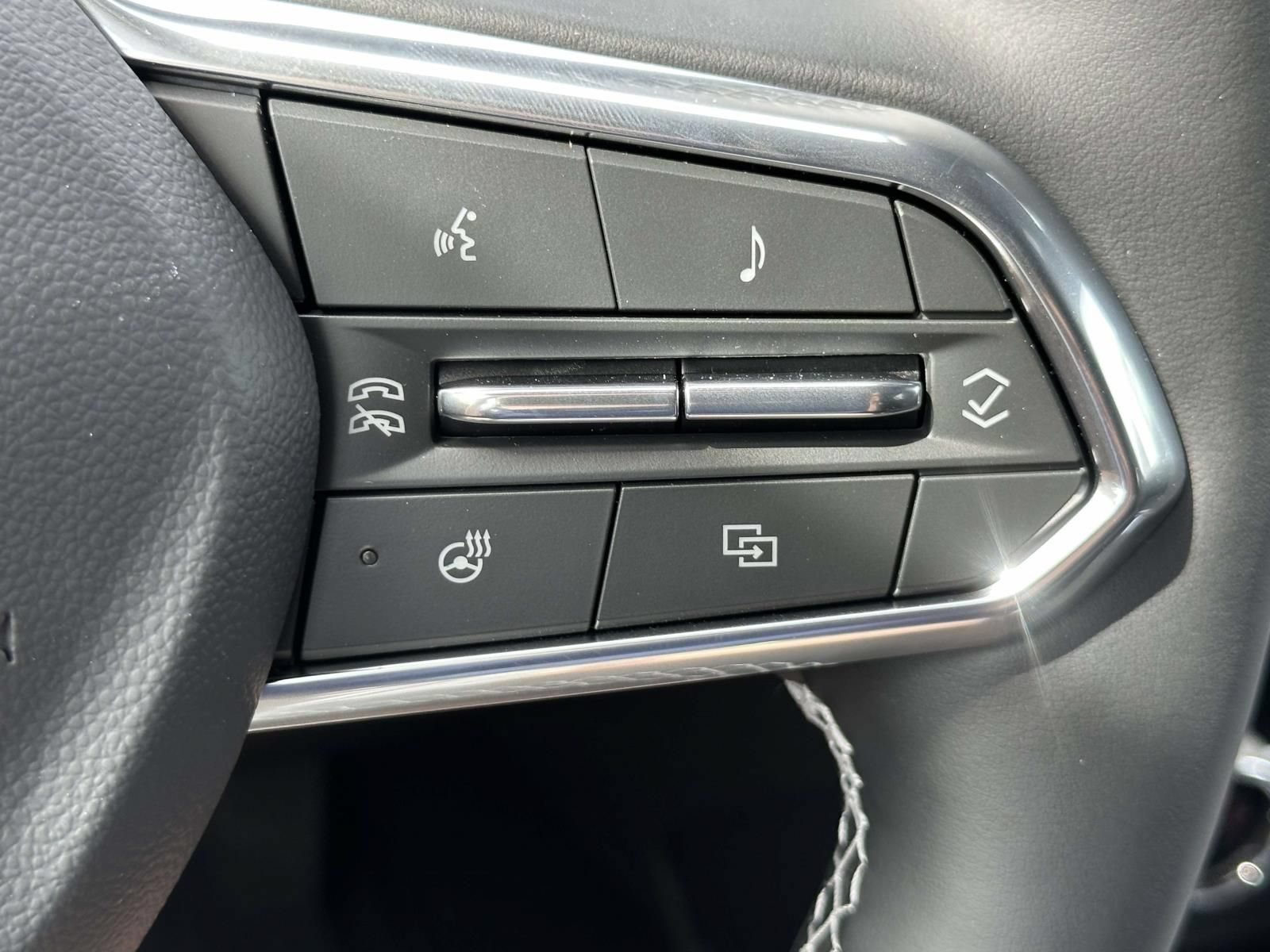 New 2026 Chevrolet Traverse LT w/ Midnight/Sport Edition FWD image 15
