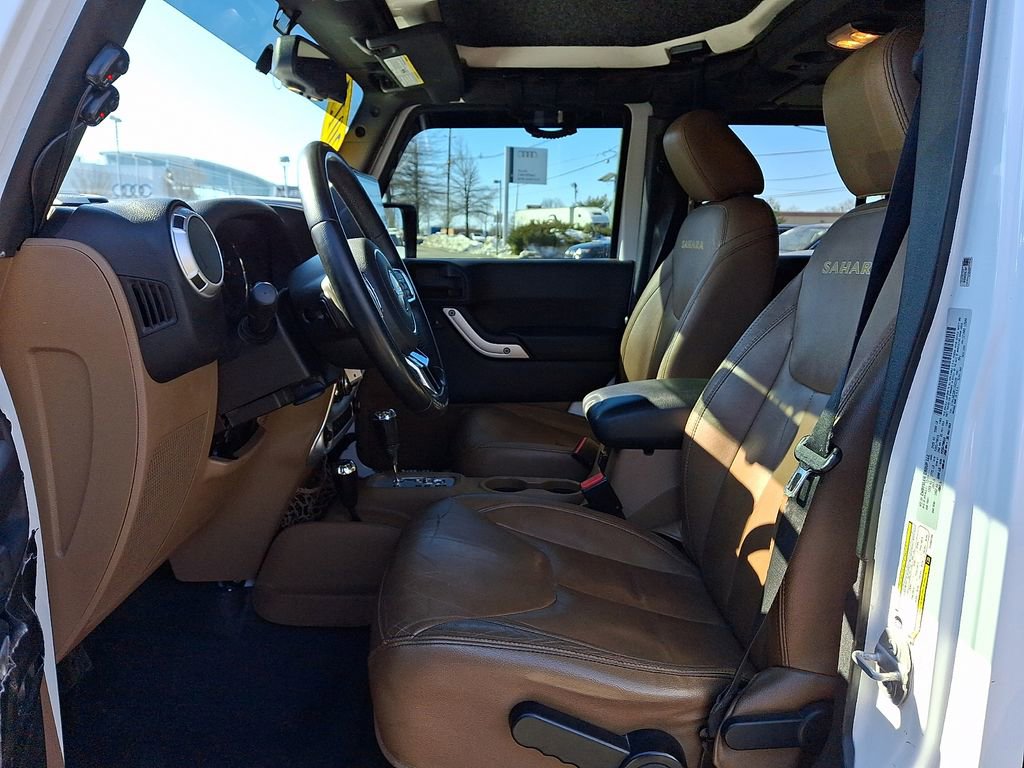 Used 2015 Jeep Wrangler Unlimited Sahara w/ Dual Top Group image 18