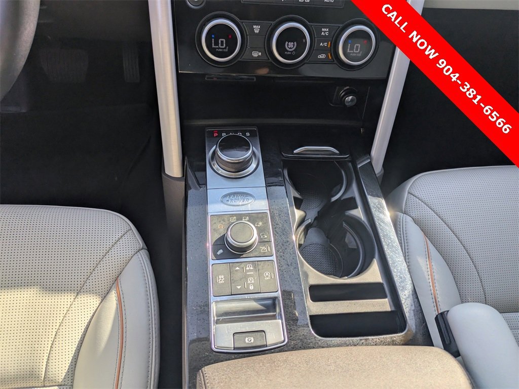 Used 2019 Land Rover Discovery HSE image 12