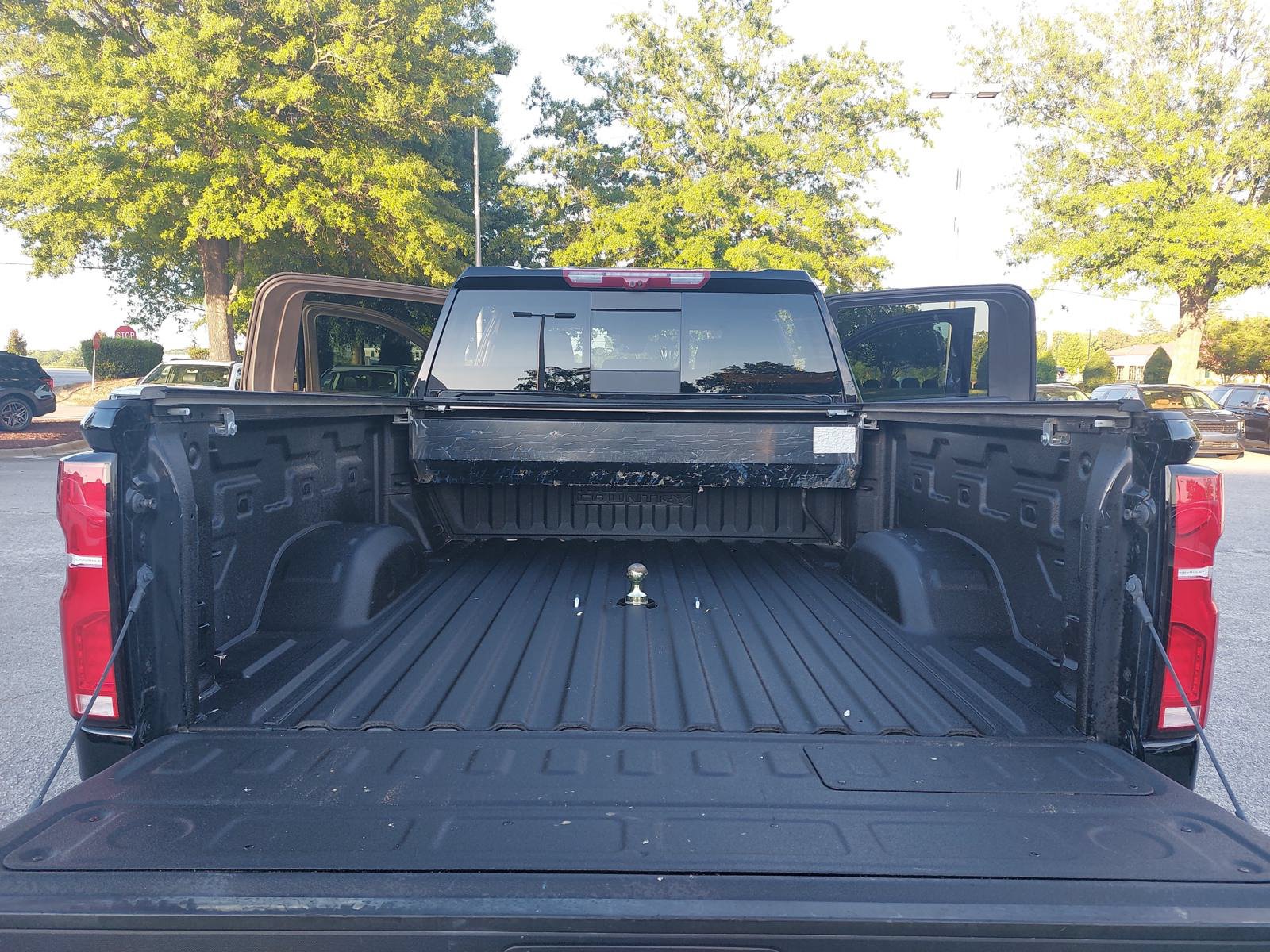 Used 2024 Chevrolet Silverado 2500 High Country w/ Technology Package AWD/4WD image 13