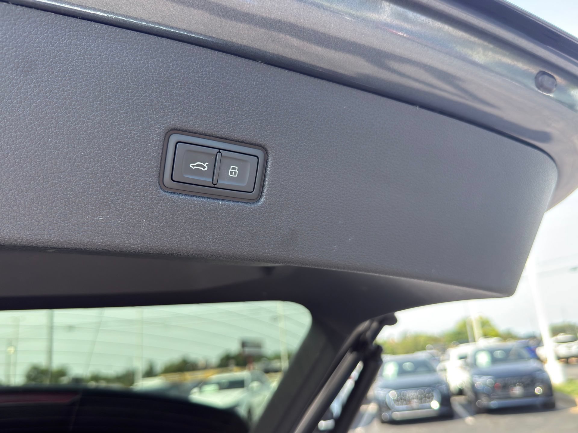 Used 2024 Audi SQ8 Prestige AWD/4WD image 11
