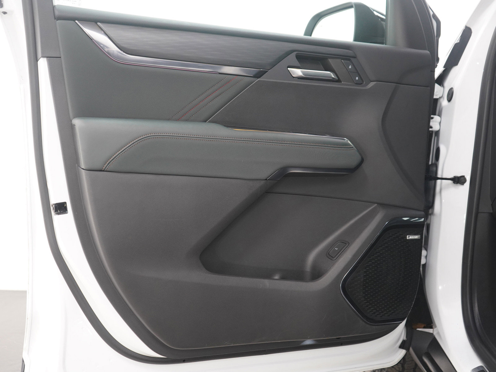 Used 2024 GMC Acadia AT4 w/ Super Cruise Package image 20