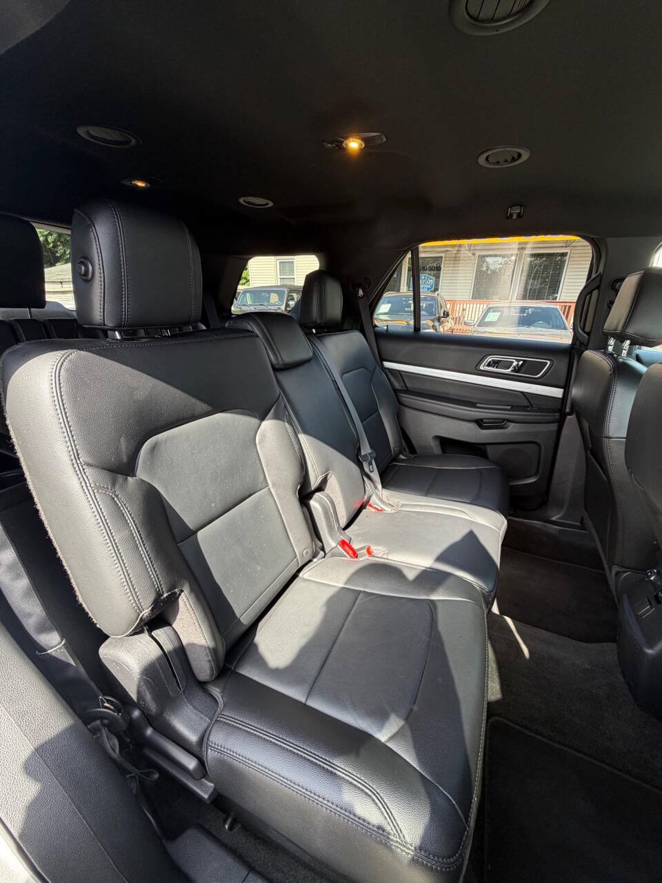 Used 2016 Ford Explorer XLT w/ Equipment Group 202A AWD/4WD image 18