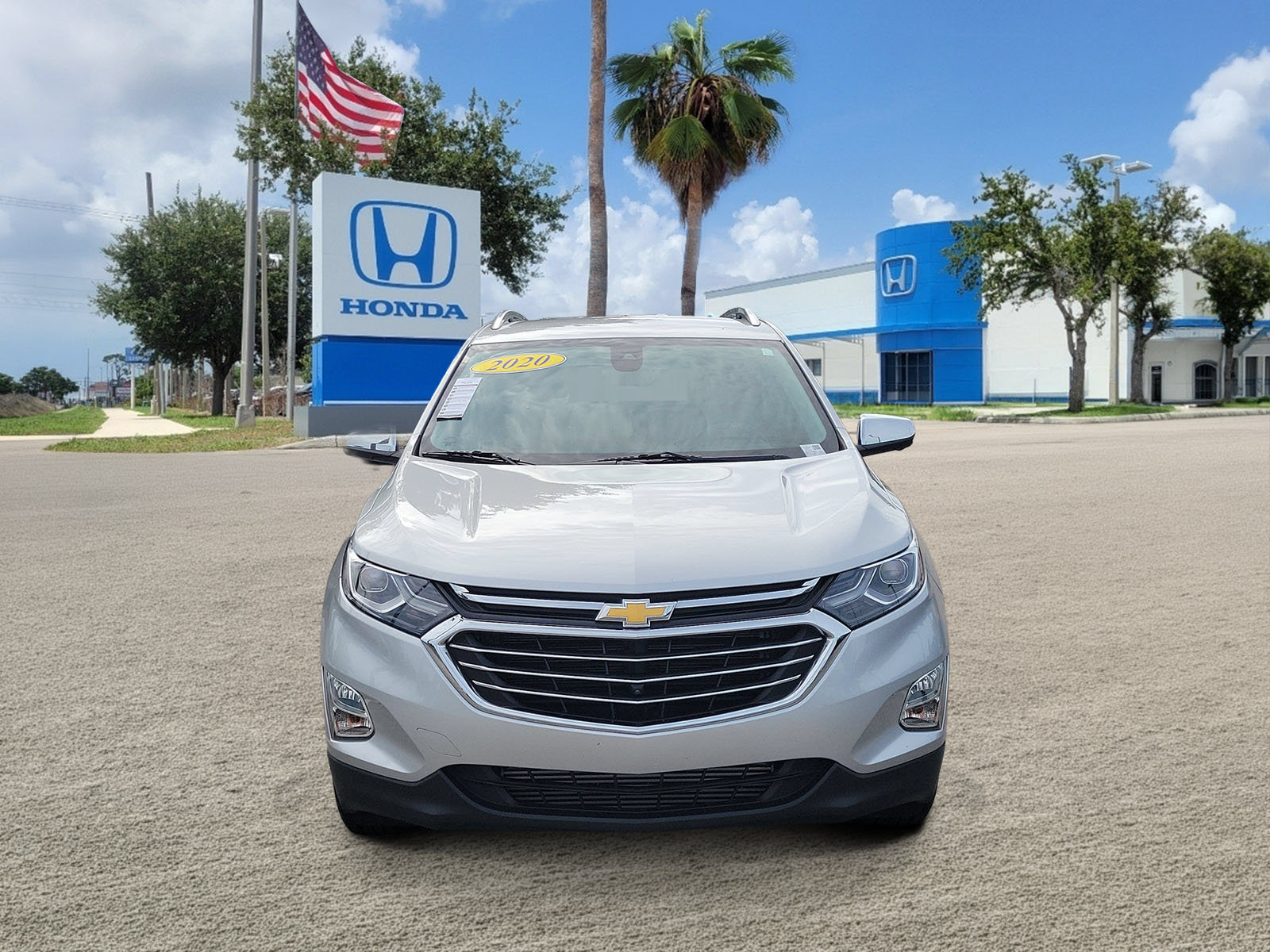 Used 2020 Chevrolet Equinox Premier FWD image 2