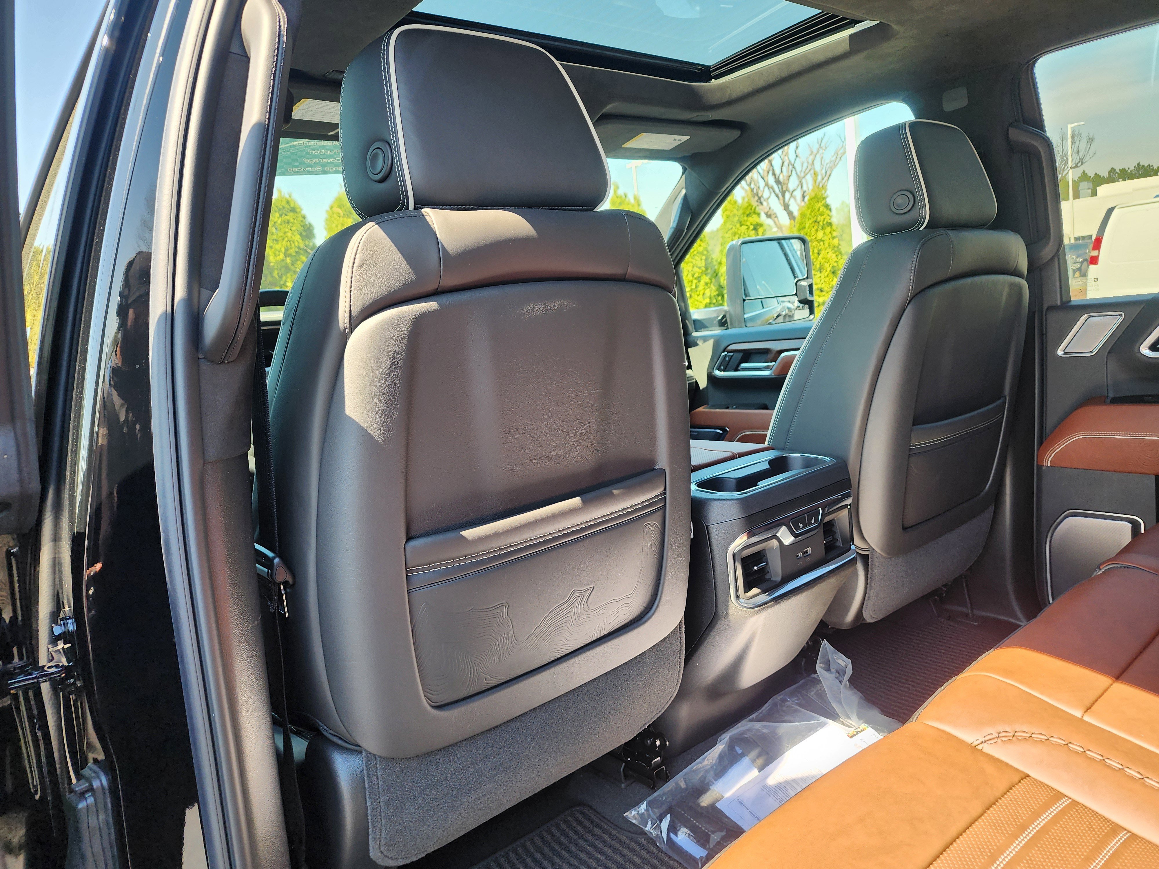 Used 2025 GMC Sierra 3500 Denali Ultimate image 15