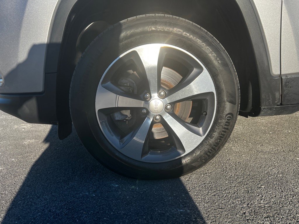 Certified 2019 Jeep Cherokee Limited image 27