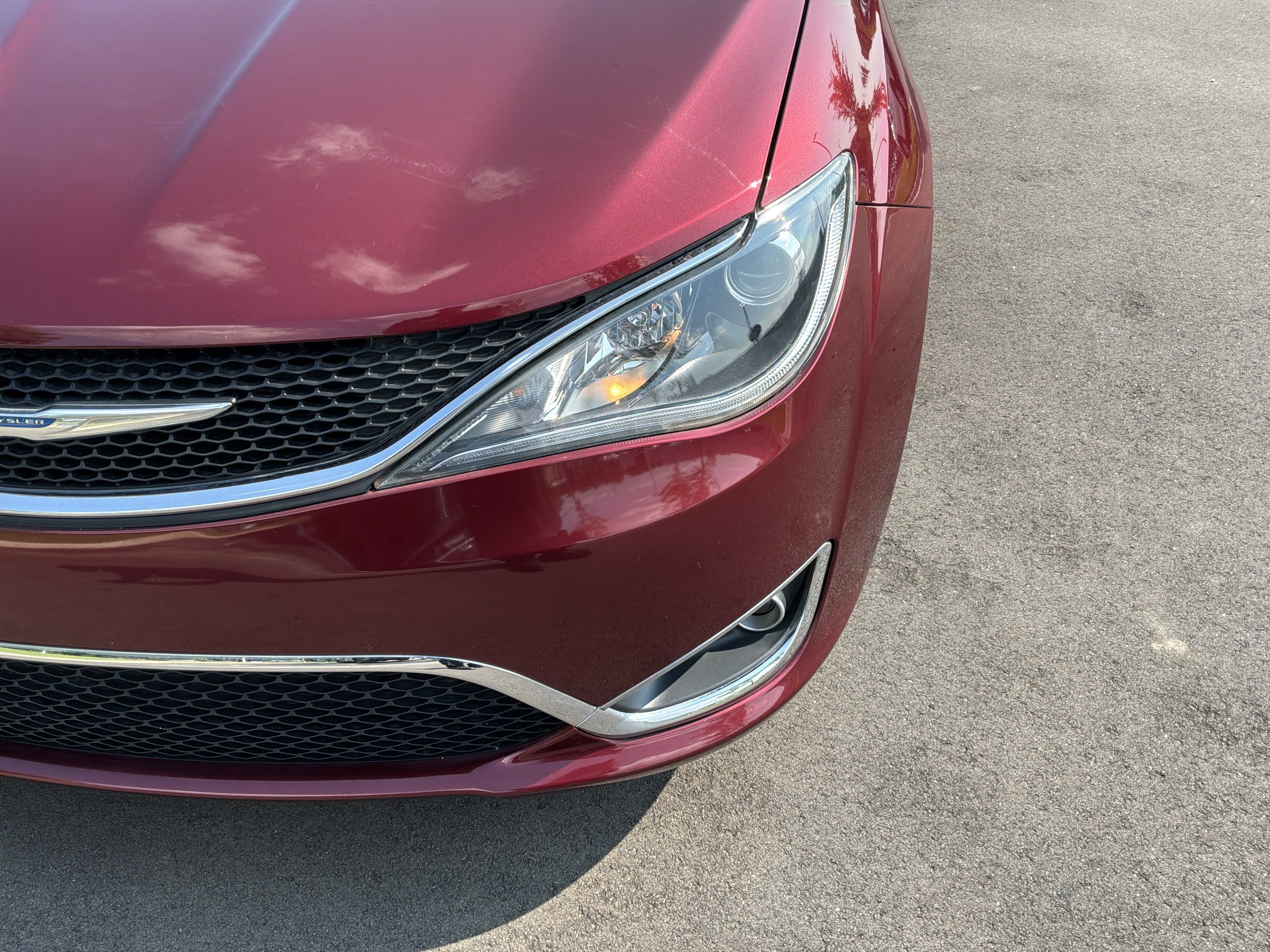 Used 2018 Chrysler Pacifica Touring Plus FWD image 6