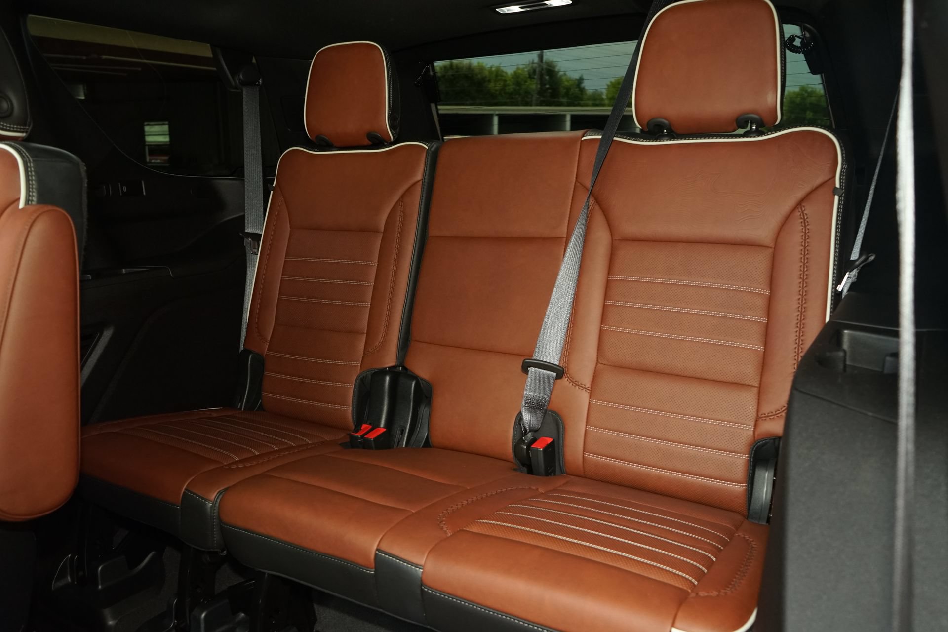 Used 2023 GMC Yukon Denali Ultimate AWD/4WD image 24