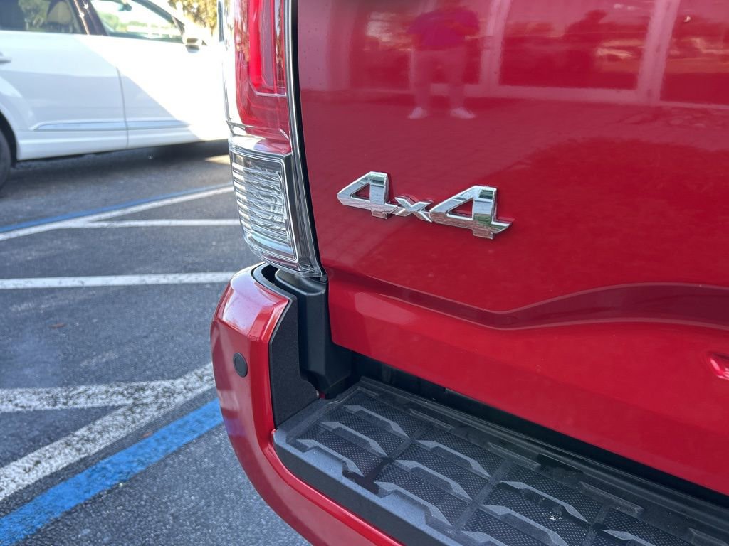 Used 2017 Toyota Tacoma Limited image 15