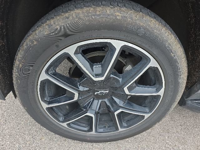 Used 2024 Chevrolet Suburban RST RWD image 10