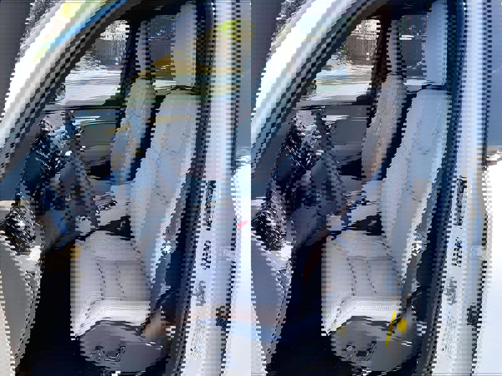 New 2026 Volvo XC90 T8 Ultra w/ Lounge Package image 11