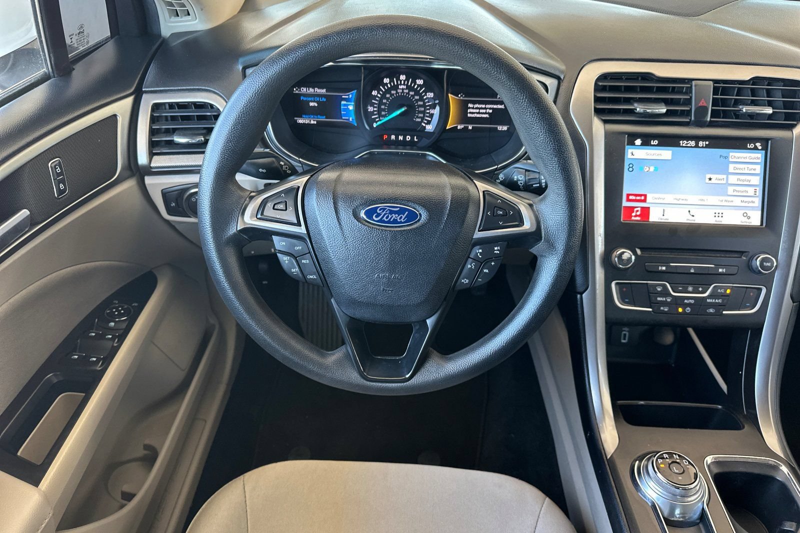 Used 2017 Ford Fusion SE w/ Fusion SE Technology Package FWD image 14