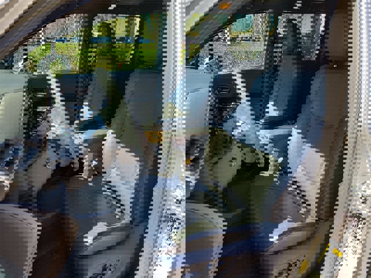 Used 2025 Toyota Sienna Limited image 17