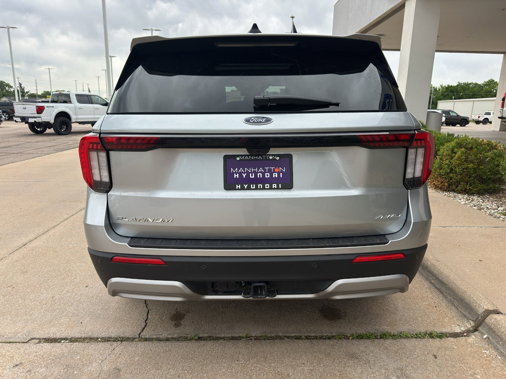Used 2025 Ford Explorer Platinum AWD/4WD image 9
