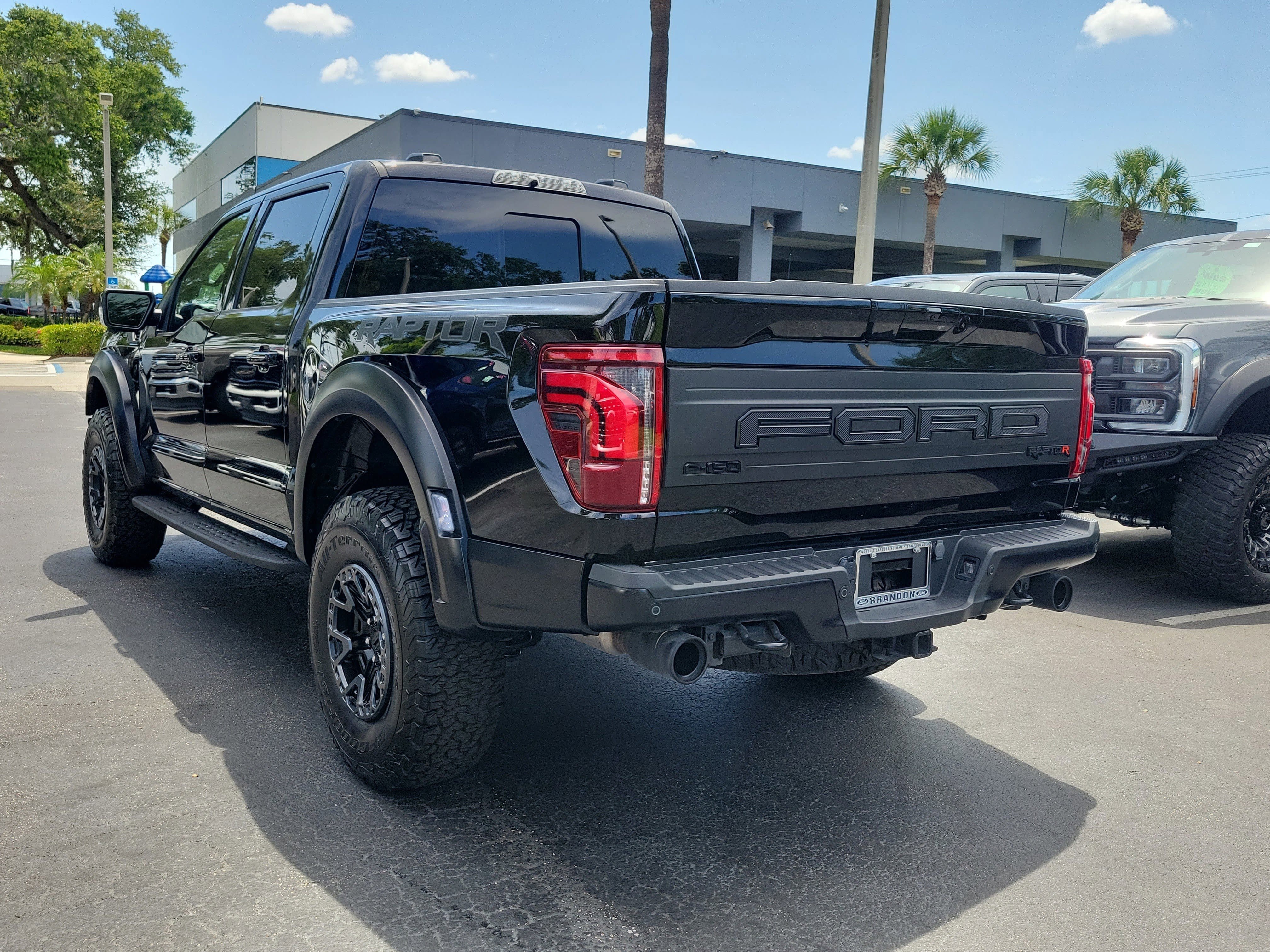 Certified 2025 Ford F150 Raptor w/ Equipment Group 803A Raptor R AWD/4WD image 7
