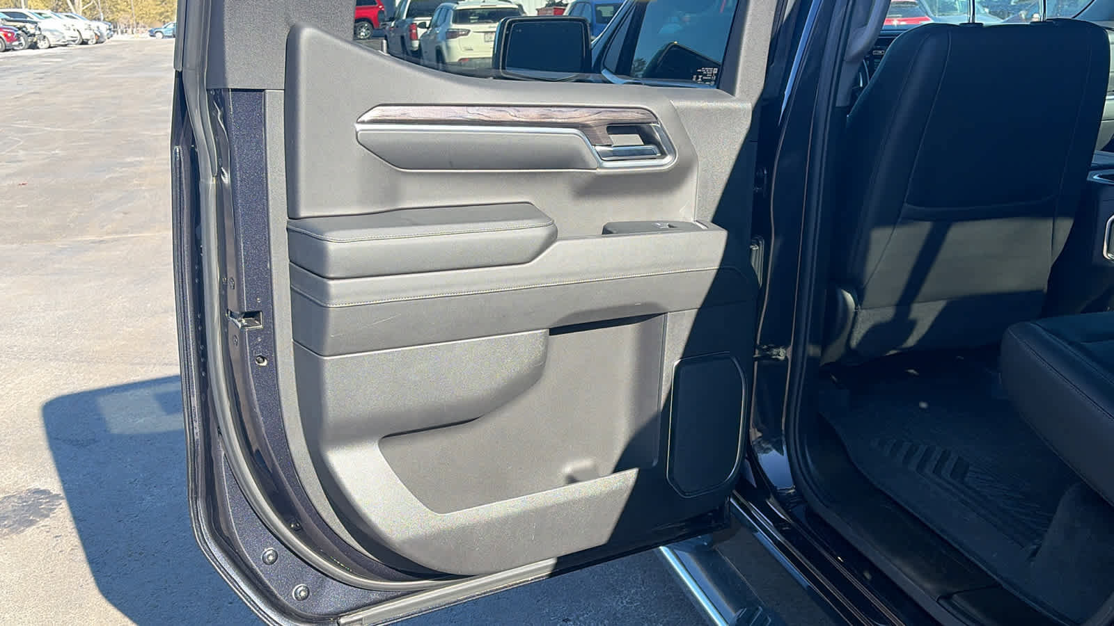 Used 2024 Chevrolet Silverado 1500 LTZ image 23