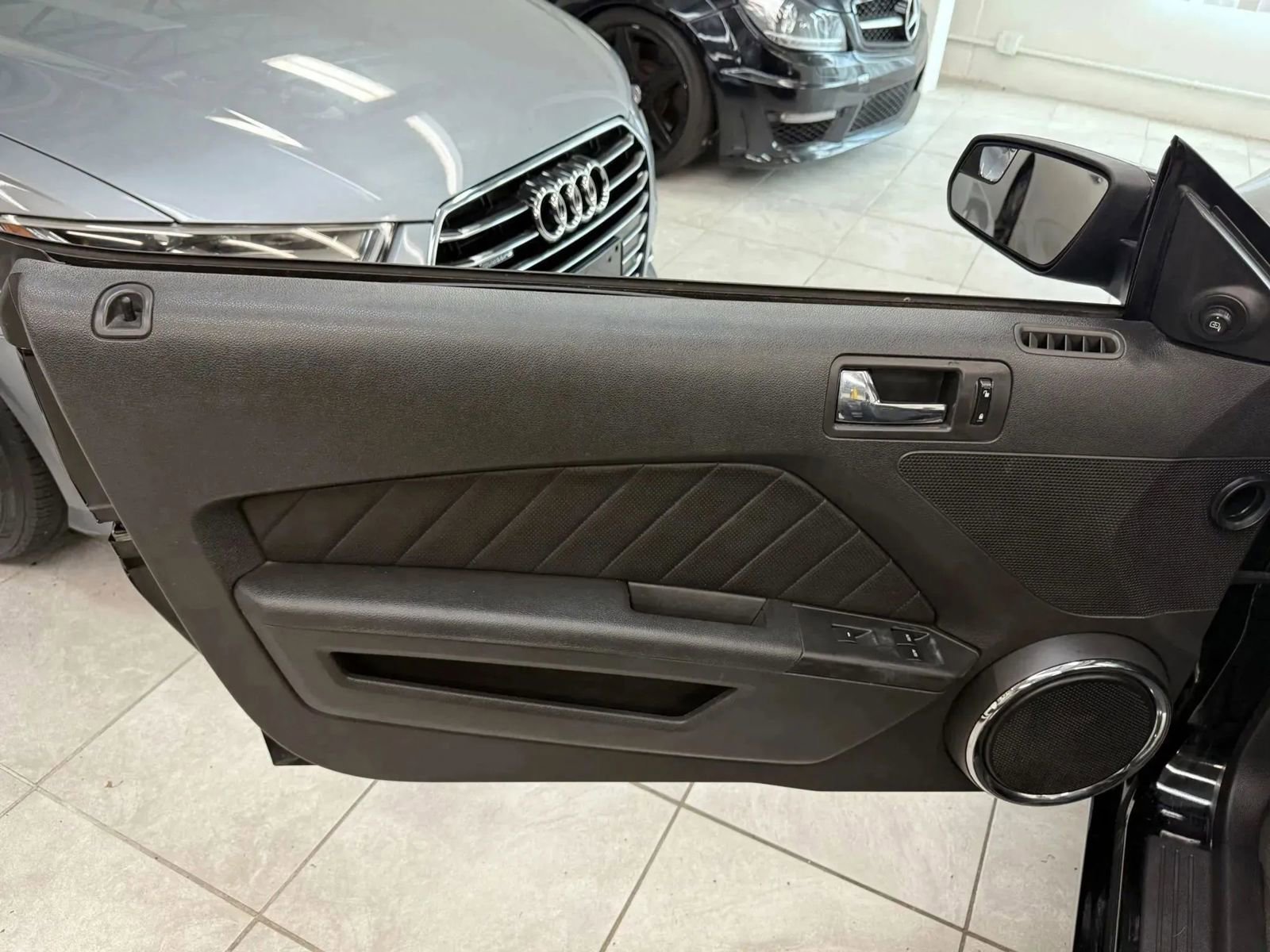 Used 2014 Ford Mustang Premium image 12