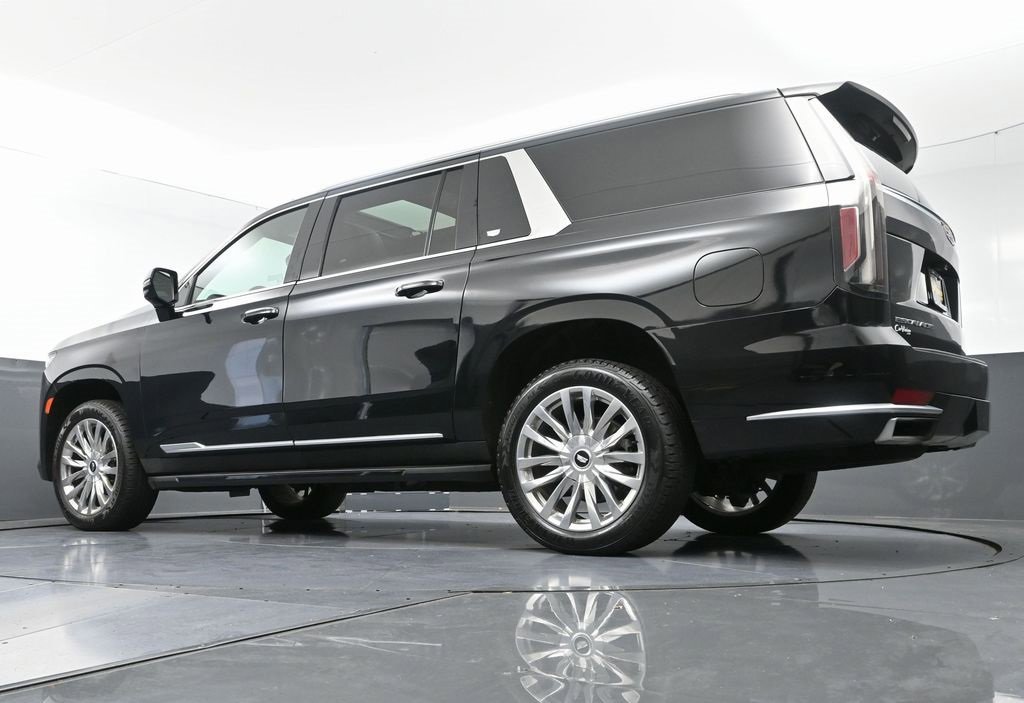 Used 2023 Cadillac Escalade ESV Premium Luxury image 59